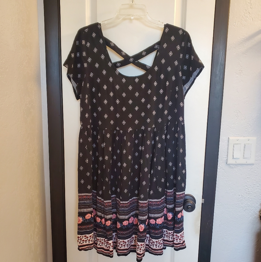 Torrid Black Print Challis Mini Dress sz 0 (large)